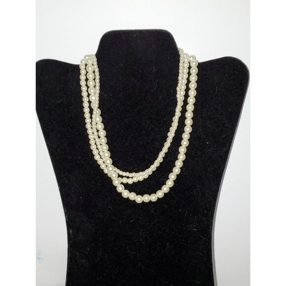A Three Strand Faux Pearl Beaded Necklace Classic MCM Choker Elegant Graceful - Picture 1 of 9